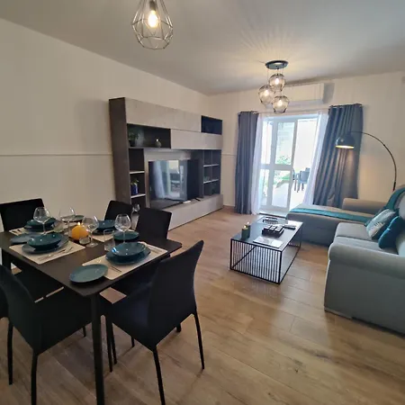 Apartment Stunning With Garden *